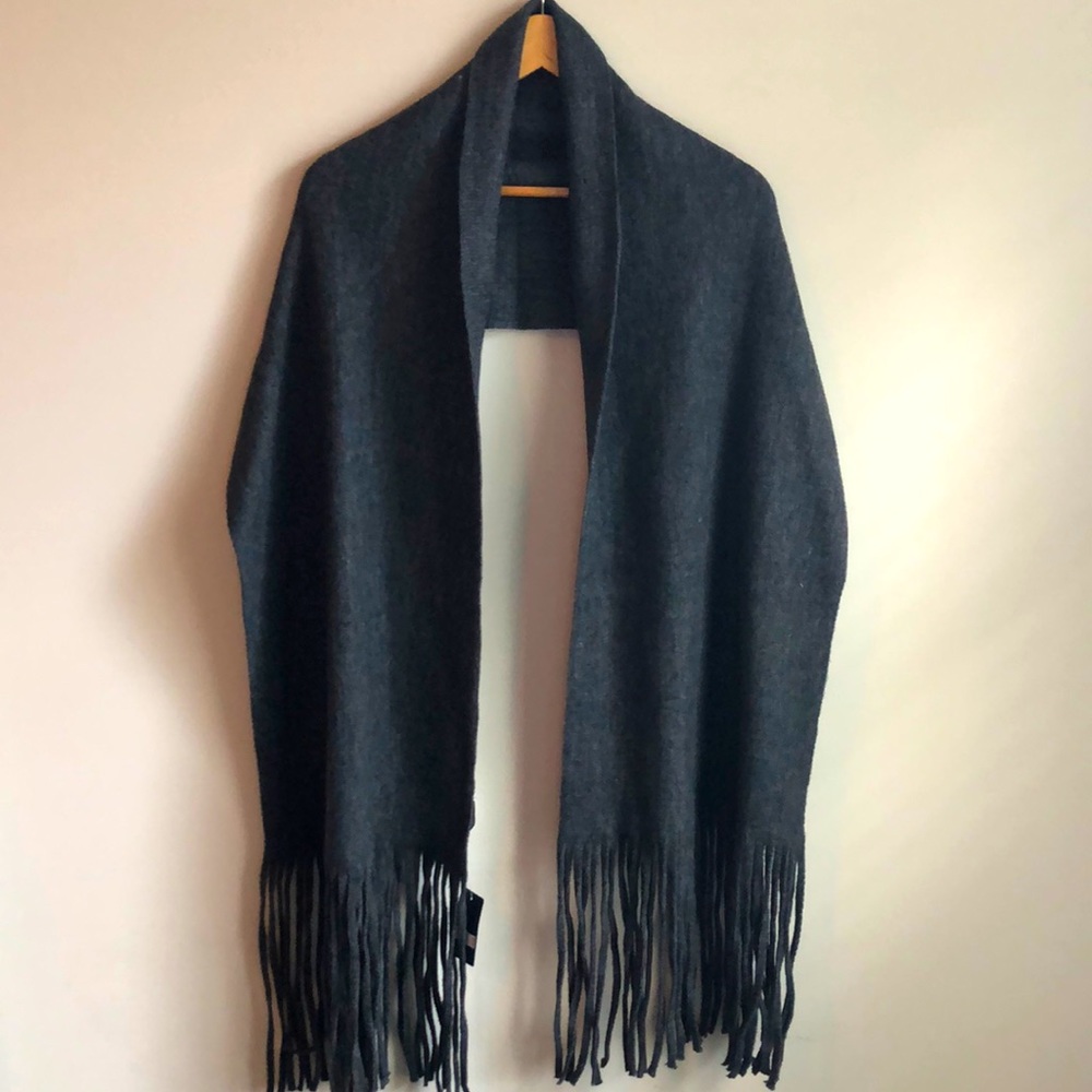 NEW W/ Tags Lucky Brand Ladies Scarf